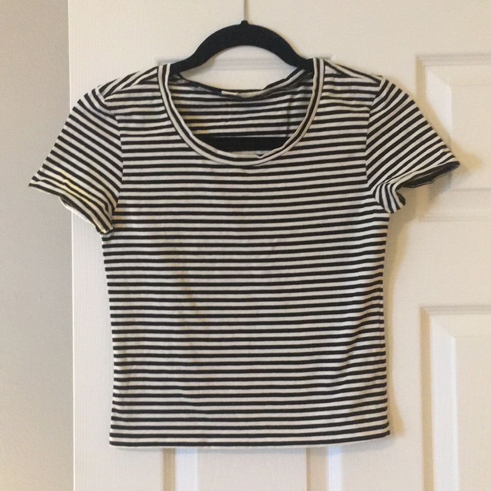 Striped short sleeve crop top